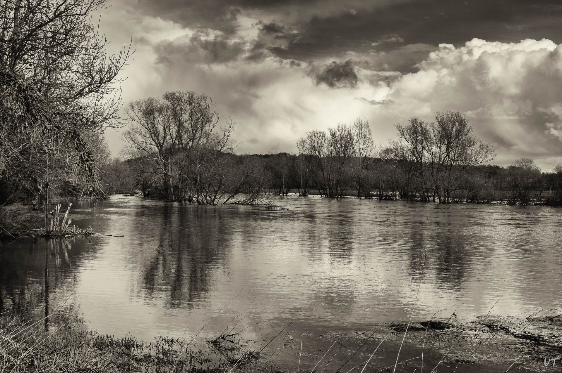 Sieg bei Hochwasser